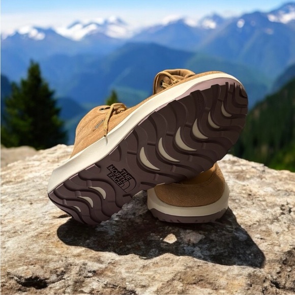 Brand New The North Face Haiking boots. Size 8.5. - Picture 6 of 8